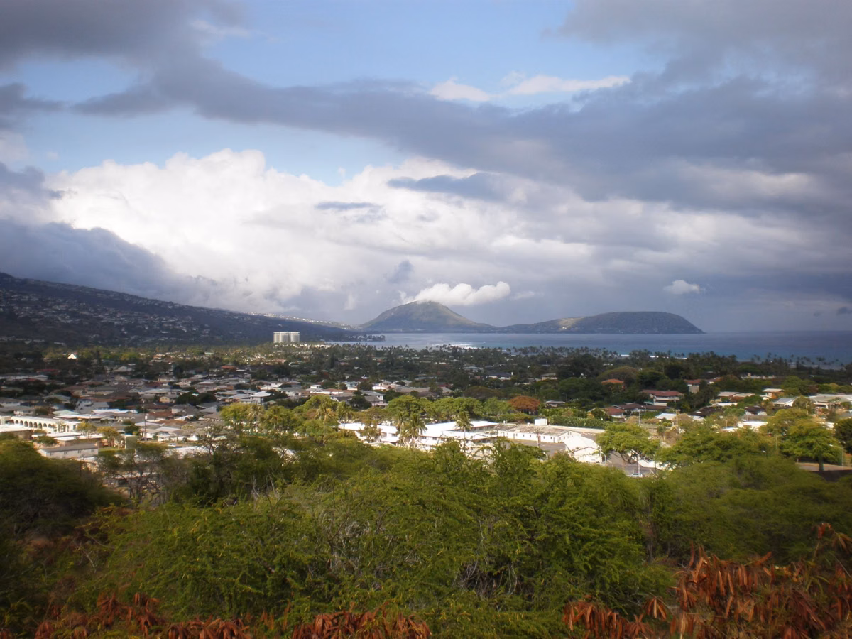 View east from the slopes of Diamond Head across Honolulu neighborhoods toward Koko Head